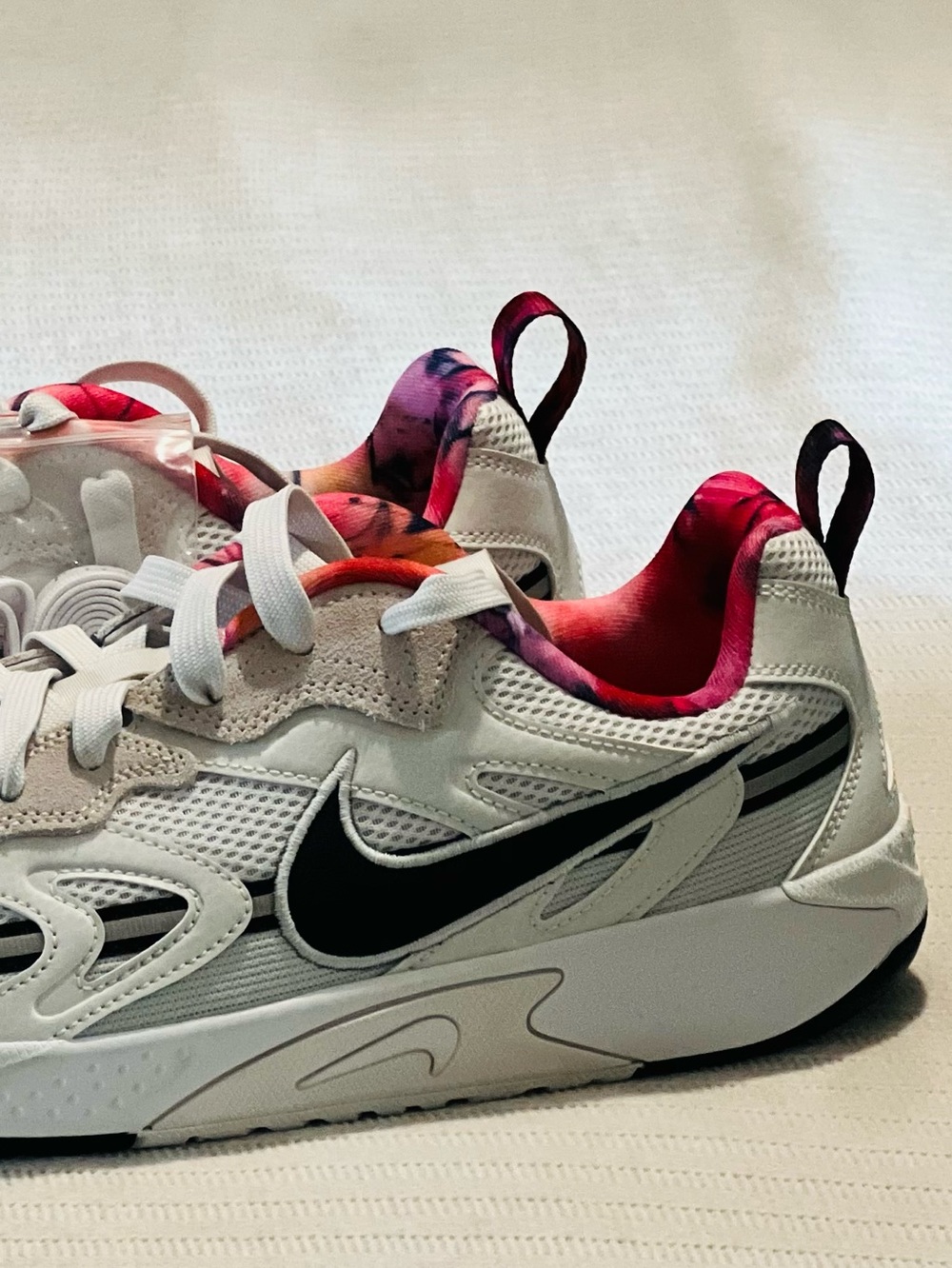 Nik X Futura Jam “Olympic”(Style Code: ⁠FZ8966-100⁠). Men 1/women 12..5